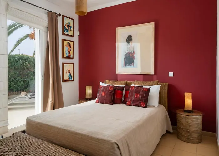 Casa Da Graca By An Island